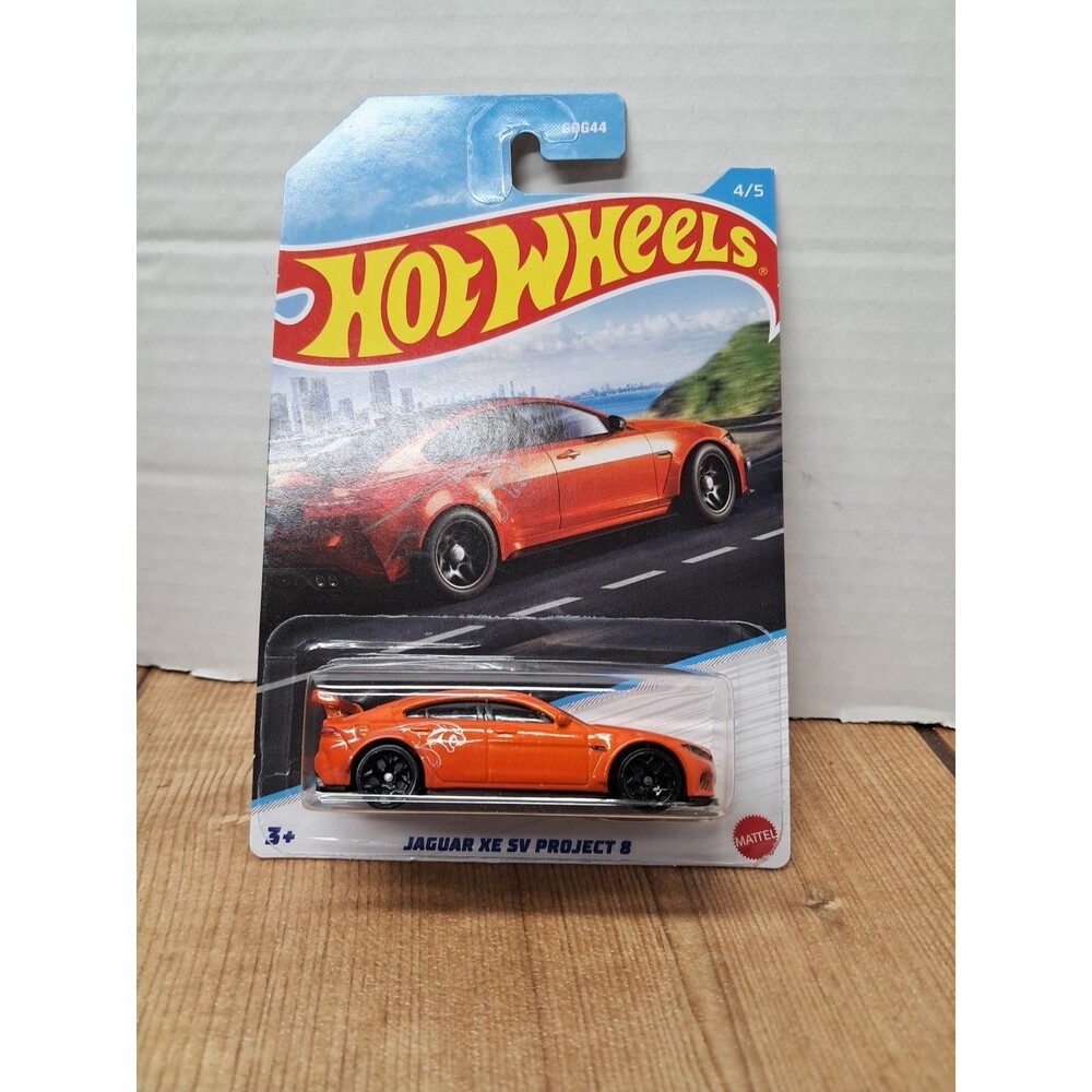 HOT WHEELS 2021 - WALMART EXCLUSIVES - Orange Jaguar XE-SV PROJECT 8 - 4/5 Toy